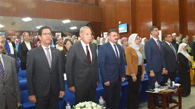 محافظ القليوبية ورئيس جامعة بنها يشهدان الندوة التعريفية لبرنامج المرأة تقود في المحافظات المصرية