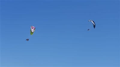 انتعاش سياحة المغامرة.. الباراموتور والبالون الطائر ورحلات تحفيز الأدرينالين تحلق بسماء الأقصر