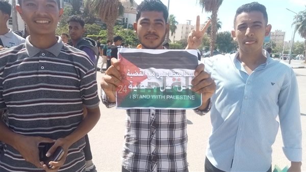 مسيرات حاشدة من أهالي