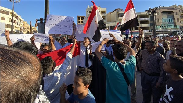 الآلاف من أبناء الأقصر