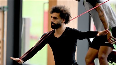 محمد صلاح يبدأ الاستعداد مع ليفربول لمواجهة إيفرتون في الدوري الإنجليزي