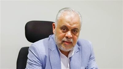 عاوزين نوصل قضيتنا بطريقة غير مباشرة.. أشرف زكي يطالب بتقديم عمل سينمائي مثل الحلم العربي