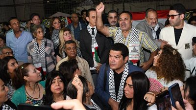 تبرعات بالدم وبالأموال.. كيف دعم الفنانون القضية الفلسطينية؟ 