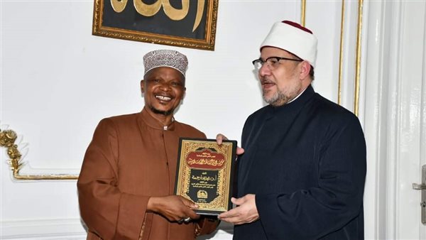 وزير الأوقاف يستقبل
