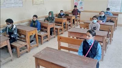 رفع عليه مطواة.. القبض على ولي أمر طالبين اعتدى على مدير مدرسة بالدقهلية 