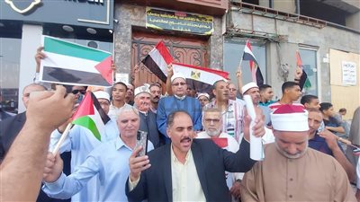 بالعمة والقفطان.. رجال الأزهر بالغربية يشاركون في وقفة تضامنية لدعم غزة 