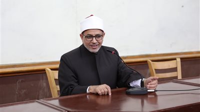  رئيس جامعة الأزهر ينفي إلغاء الكتاب الإلكتروني في كليات الجامعة