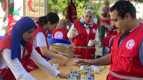 مساعدات الهلال الأحمر