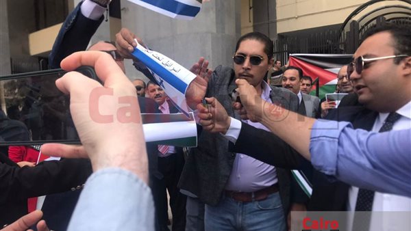 وقفة تضامنية لمحاميي