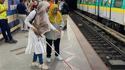 الخط الأخضر الثالث يتعاون مع مؤسسة بصيرة لتدريب المكفوفين على استخدام المترو