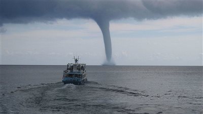 سرعته تصل لـ 207 كم|س..الأرصاد العمانية تحذر من إعصار تيج 