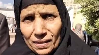 والدة ضحية القتل على يد تاجر بكفر الشيخ: موّتها عشان بلوزة بـ 300 جنيه | بث مباشر