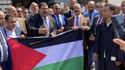 محامو الأقصر ينظمون وقفة تضامنية مع الشعب الفلسطيني أمام مجمع المحاكم