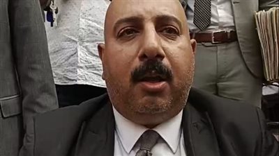 على كرسي متحرك.. محامٍ يناصر القضية الفلسطينية من أمام محكمة دمنهور | بث مباشر