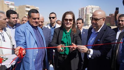 وزيرة التخطيط تفتتح عددًا من المشروعات التنموية والخدمية بالسويس