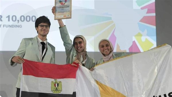 طلاب جامعة عين شمس