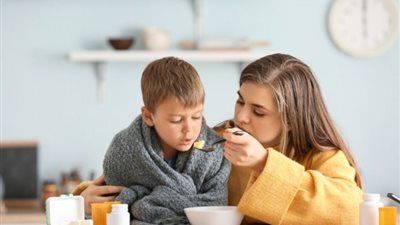مع بداية فصل الخريف.. فيتامينات هامة في وجبات الأطفال للوقاية من نزلات البرد