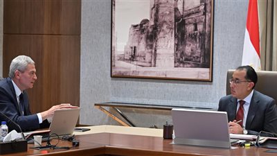 الحكومة تعلن خطة لتحقيق أكبر انتشار لـ صيدليات الإسعاف 24