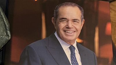 كيفية صناعة العملاق المصري.. رجل الأعمال محمد منصور يحتفل بتوقيع كتابه في لندن