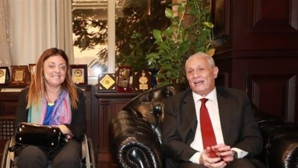 محافظ الأقصر يستقبل