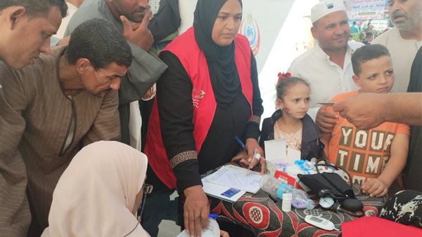 توقيع الكشف على 900مواطنا