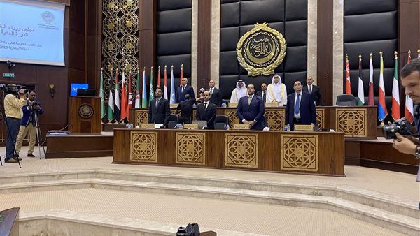 وزراء النقل يقفون