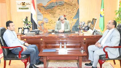 محافظ الفيوم يستقبل وفدًا من الصحة لمتابعة تنفيذ مبادرة إنهاء قوائم الانتظار