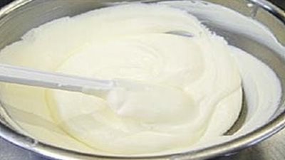 طريقة عمل الجبنة الموزاريلا بالجبنة المثلثات.. وصفة سهلة وموفرة