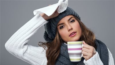 علامات خروج البرد من الجسم.. إن ظهرت فلا تتوقف عن هذه المشروبات 