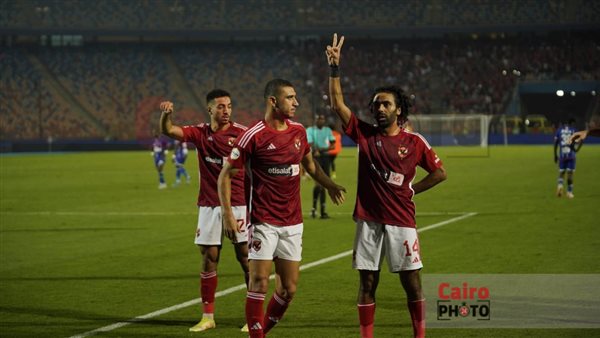 لاعبو الأهلي