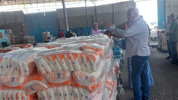 ضبط 60 طن سلع غذائية