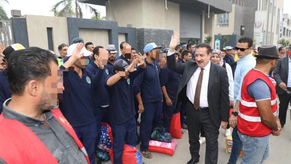 محافظ المنوفية مع