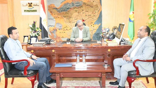 محافظ الفيوم يستقبل