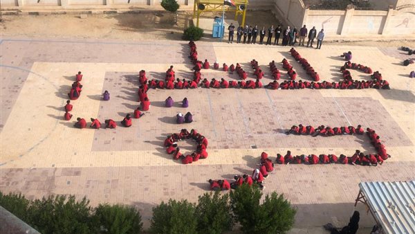 جانب من عرض الطلاب