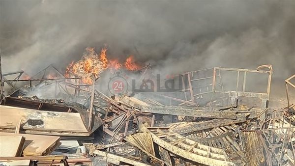 جانب من الحريق