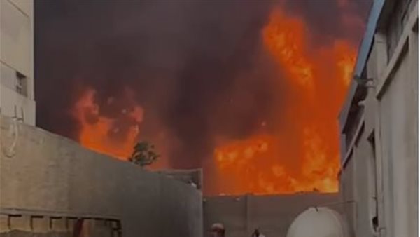 جانب من الحريق