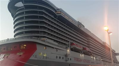 ميناء بورسعيد السياحي يستقبل الباخرة السياحية Resilient lady على متنها 3000 سائح وبحار| صور 