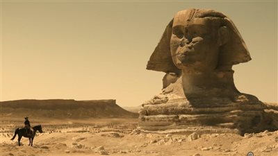 تفاصيل فيلم نابليون ومعركة الأهرامات.. أبرزها تبرئة الحملة الفرنسية من قصف أبو الهول