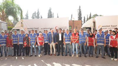 الهلال الأحمر: تبرع مجموعة عز الصناعية بـ 45 شاحنة مساعدات إغاثية لدعم غزة 