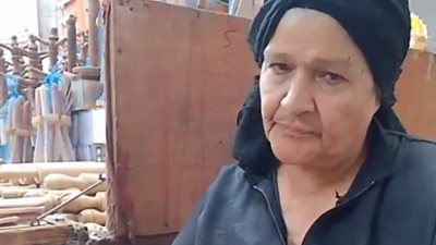 30 سنة شغالة في النجارة.. الحاجة زينب أشهر نجارة في قصر العيني: لو قعدت في البيت أتعب| بث مباشر 