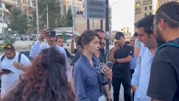 طرد طاقم قناة CNN