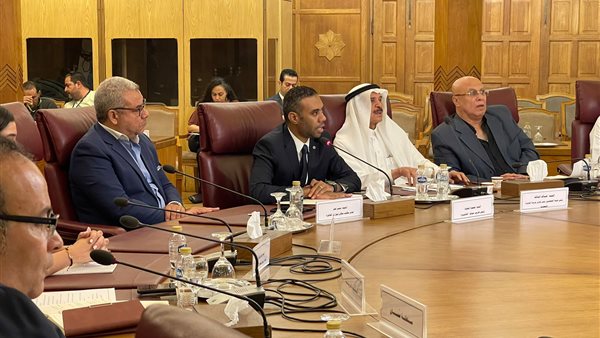 الكاتب الصحفي محمود