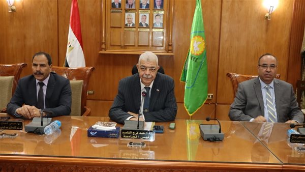 الدكتور أحمد القاصد