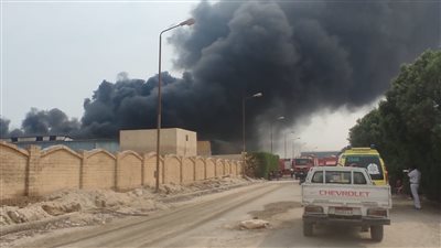 بسبب ماس كهربائي.. السيطرة على حريق هائل في 3 منازل بالفيوم