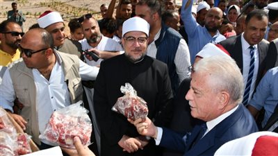 الأوقاف توزع 2 طن لحوم أضاحي و1000 شنطة سلع غذائية بجنوب سيناء