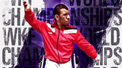 رئيس جامعة المنصورة يهنئ اللاعب عادل شباب بعد حصوله على برونزية العالم في الكاراتيه 