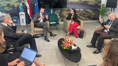 وزيرة البيئة تناقش مع مفوض الاتحاد الأوروبي بحث سبل استثمار القطاع الخاص في المشروعات البيئية
