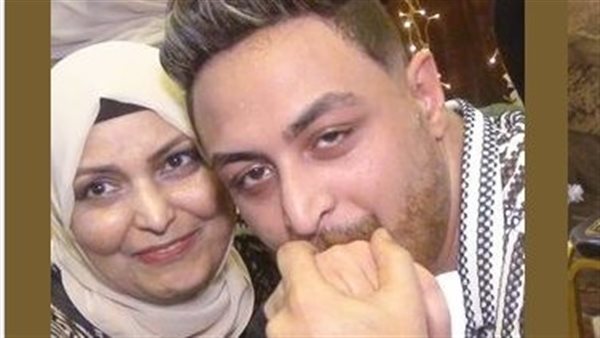 نجل سمسم شهاب وزوجته