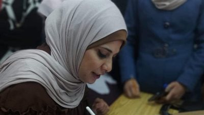 استشهاد الفنانة والمحاضرة الأكاديمية بجامعة الأقصى نسمة أبو شعيرة خلال قصف غزة 