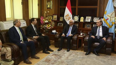 محافظ كفرالشيخ يستقبل وزير التعليم لبحث عدد من الملفات وتفقد المدارس 